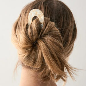Pearl effect hair clip