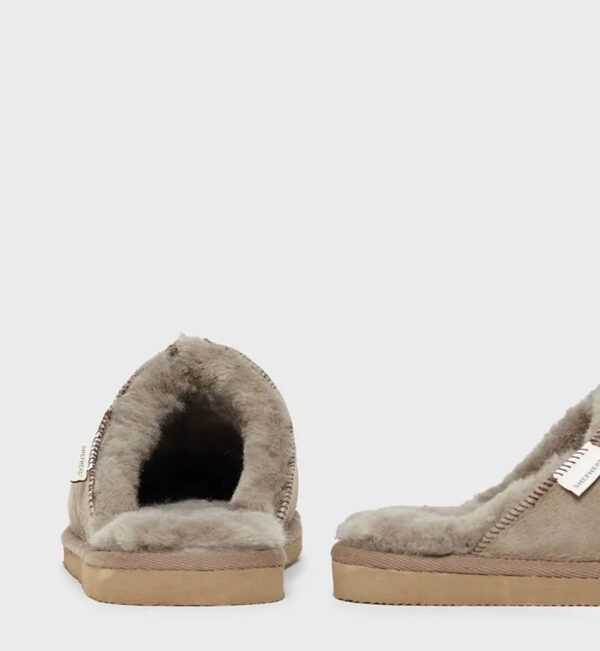 Suede slippers