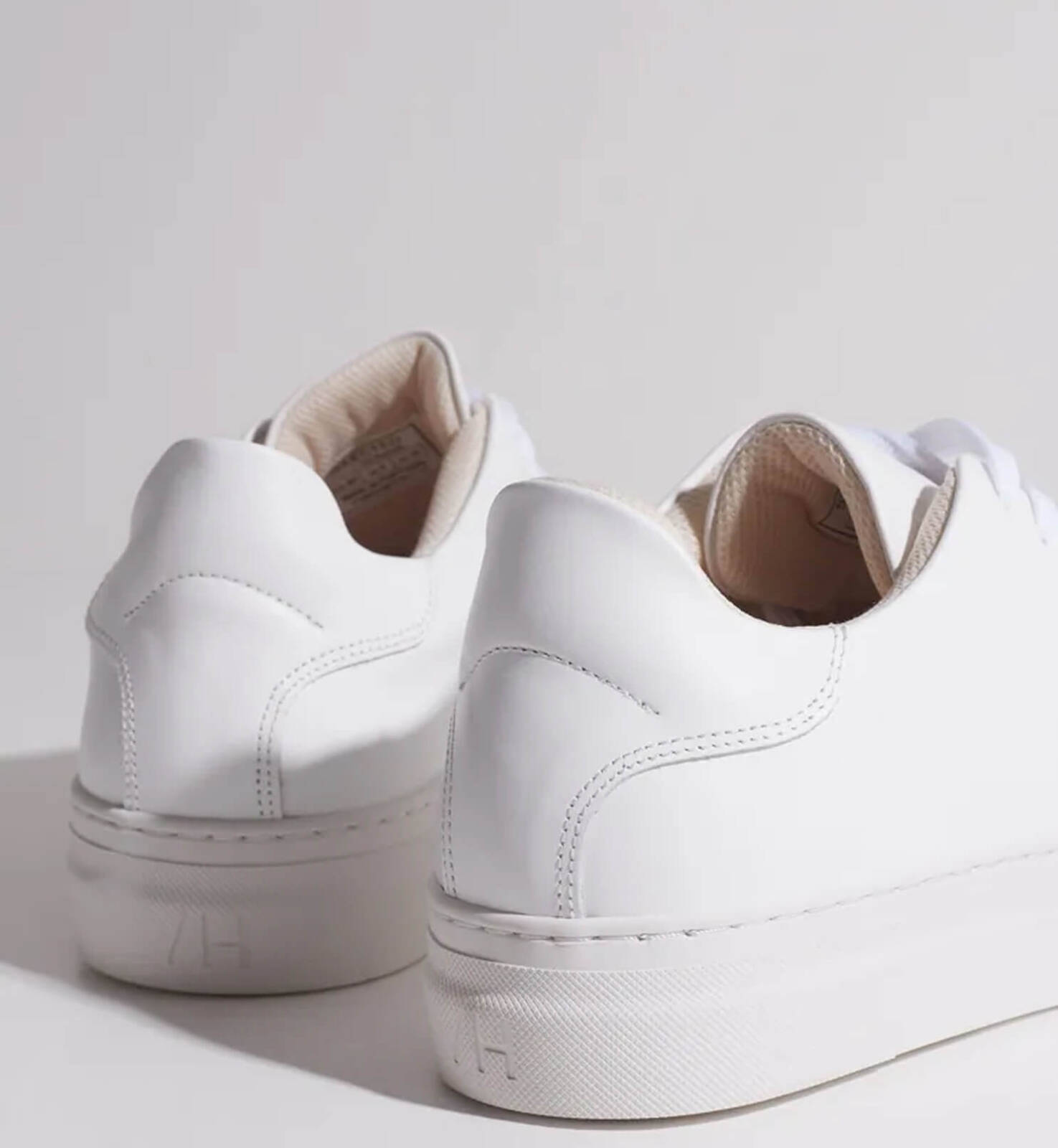 White leather sneakers – Image 3
