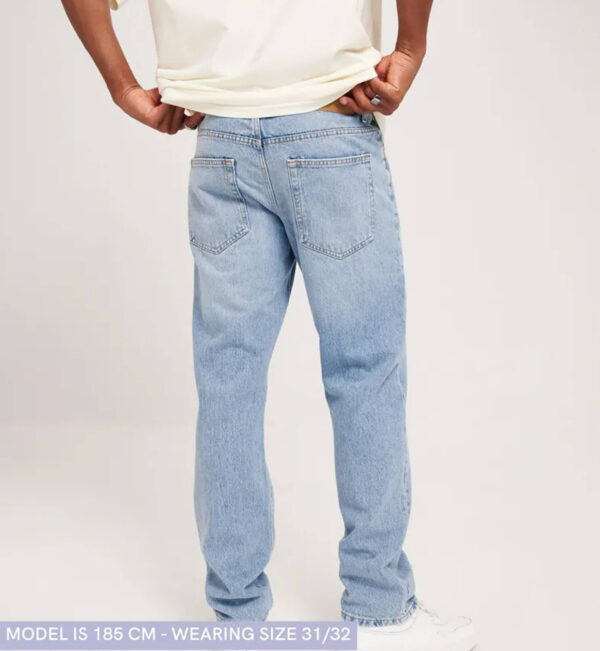 Slim fit blue jeans
